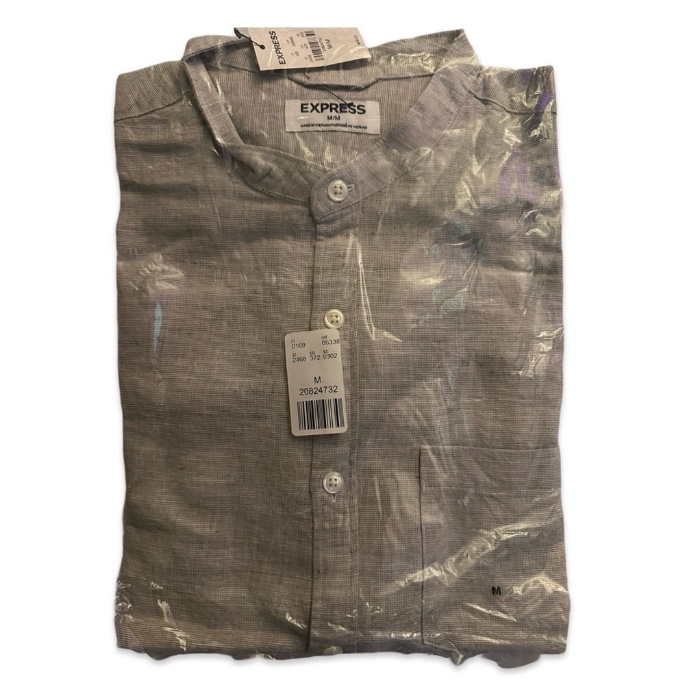 EXPRESS MENS CAUSAL BOTTON UP SHIRT MEDIUM NEW WITH TAGS